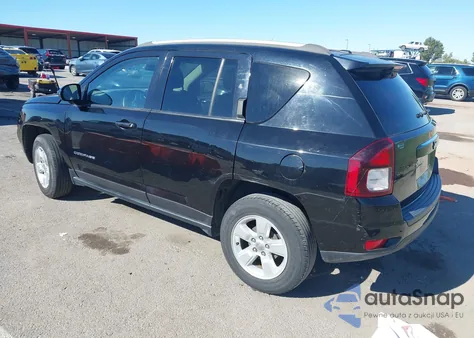 2016 Jeep Compass Latitude z USA, uszkodzony, nr VIN 1C4NJCEA7GD792625